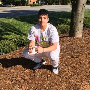 Meet your Posher, Cesar